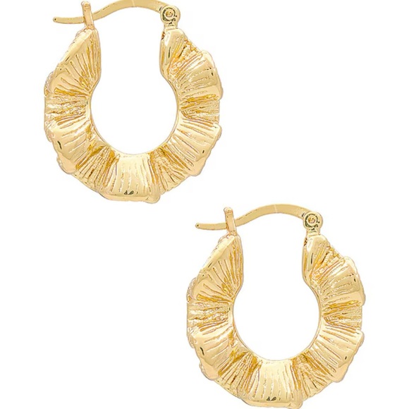 New 18K Gold Plated Ruffled Wave Hoop Earrings Textured Surface Hinge Closure - Picture 4 of 10